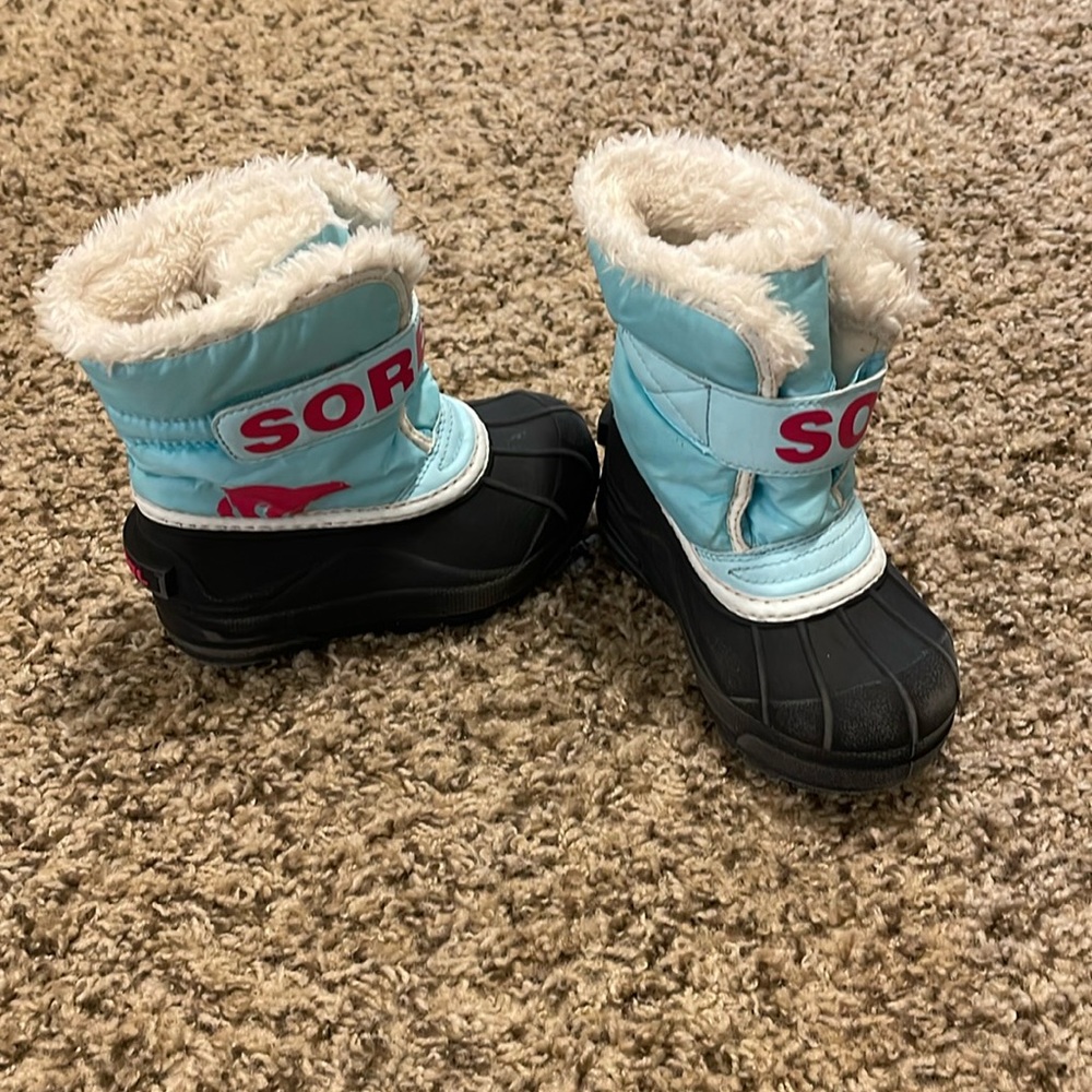Sorel kids boots size 9